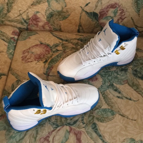 Jordan 12 - Picture 2 of 4